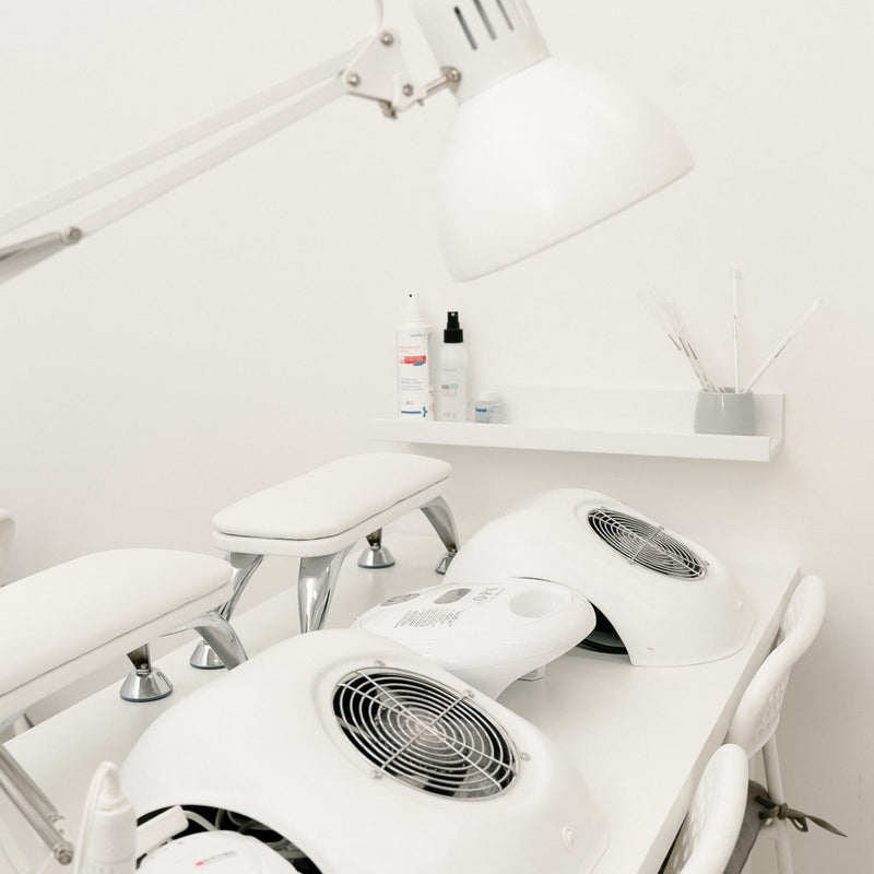 Rekvalifikační kurz modeláž nehtů Praha